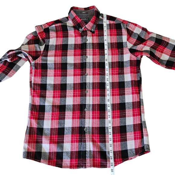 Eddie Bauer Men's Flannel Button Down Shirt Size M Relaxed Fit Plaid Red… - Picture 3 of 12